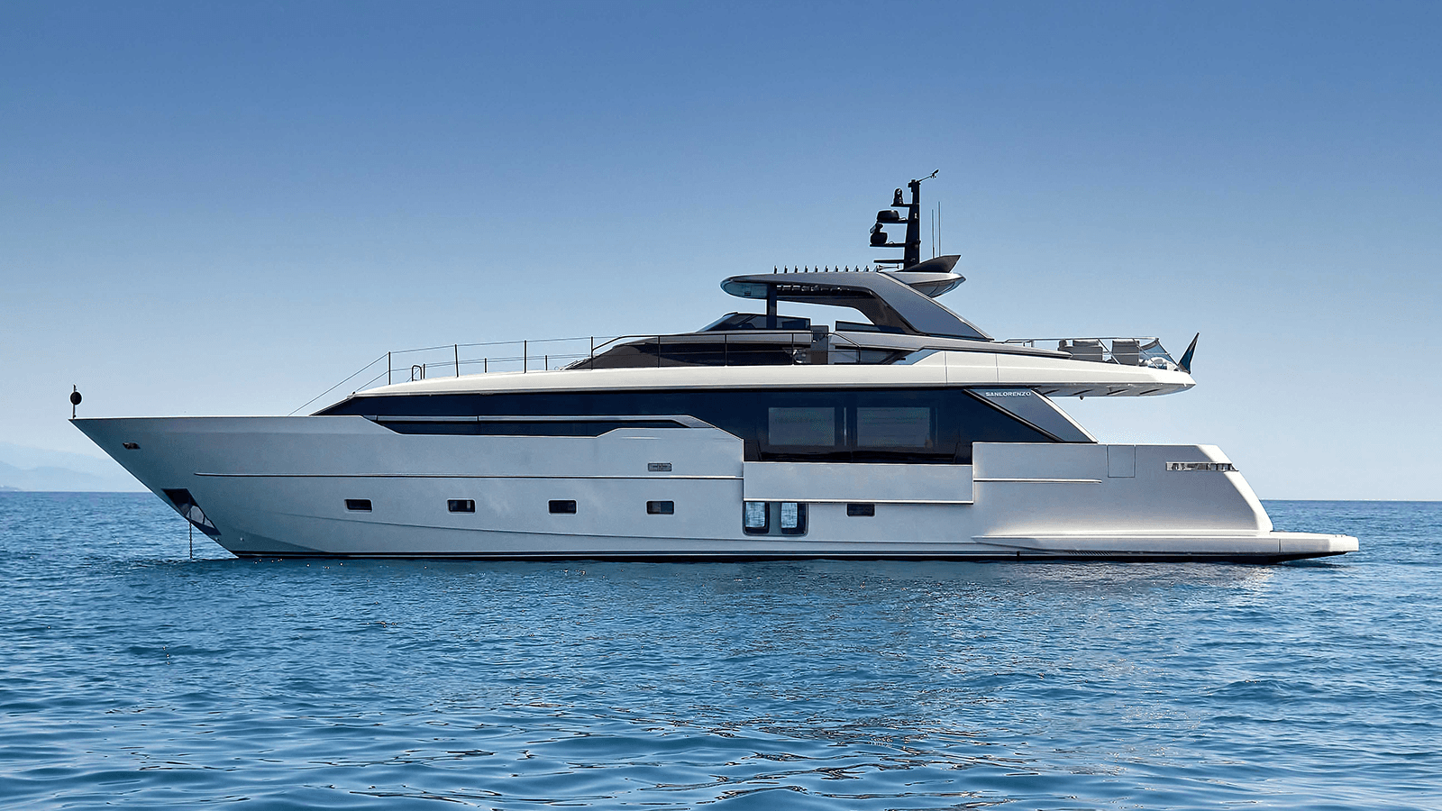 DELLAGRAZIA - ext stbd | Drivas Yachts