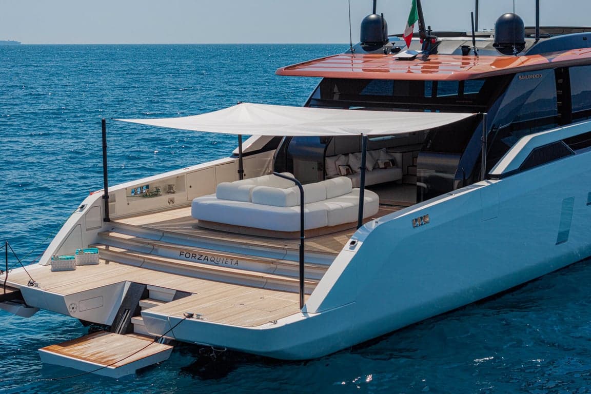 FORZA QUIETA - beach club | Drivas Yachts