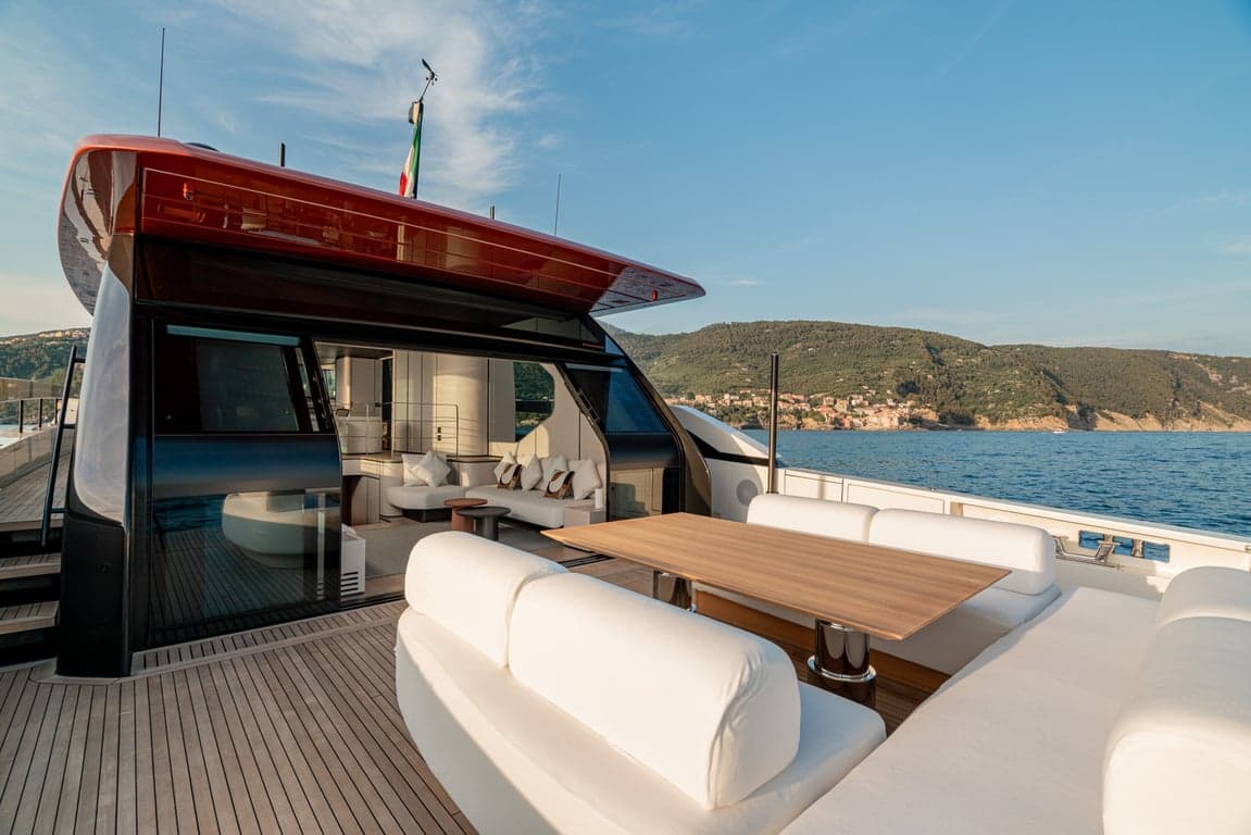 FORZA QUIETA - deck aft | Drivas Yachts