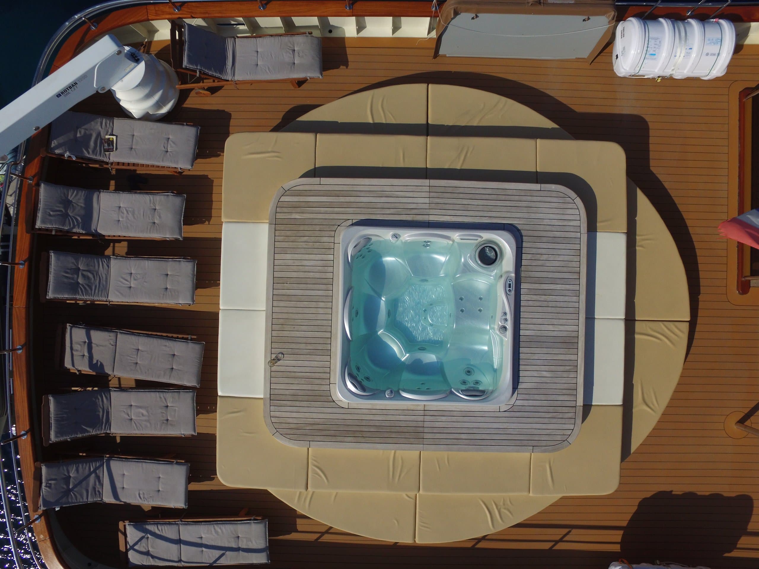 SWALLOW | Drivas Yachts