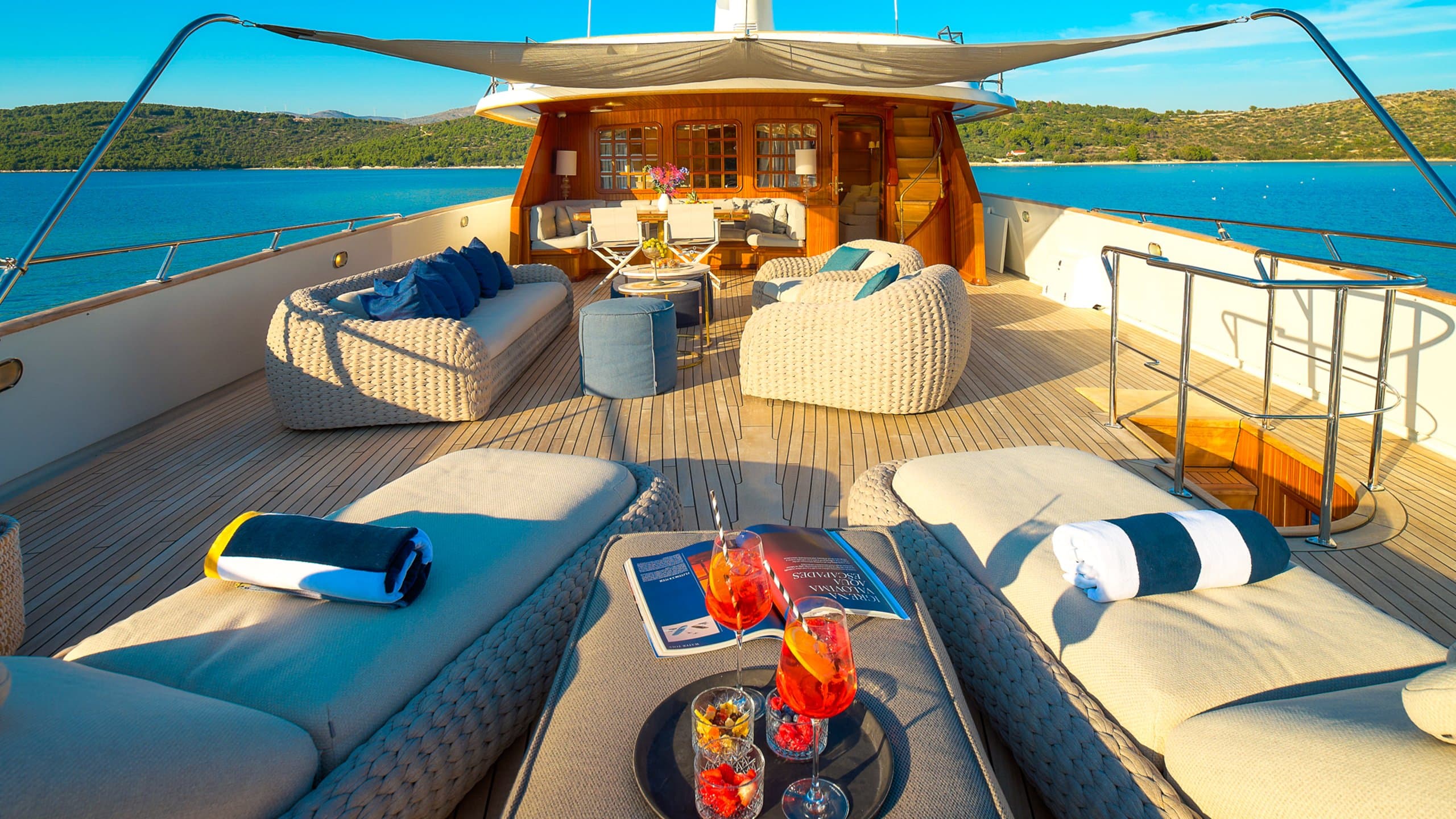 TO JE TO | Drivas Yachts