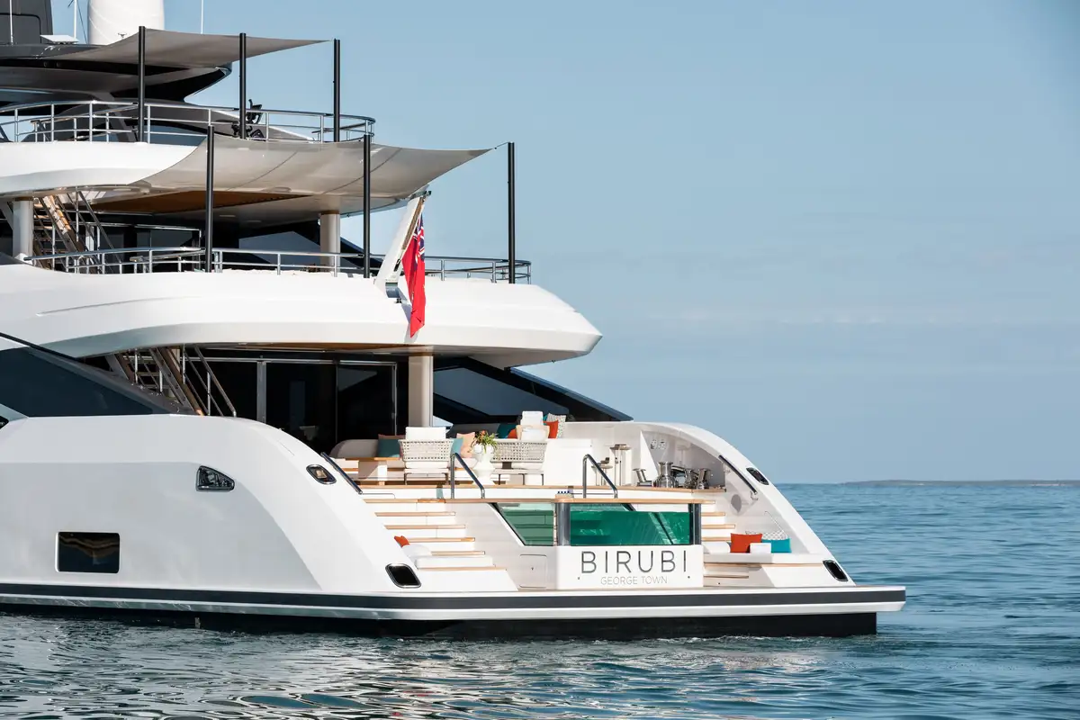 BIRUBI - ext stern | Drivas Yachts