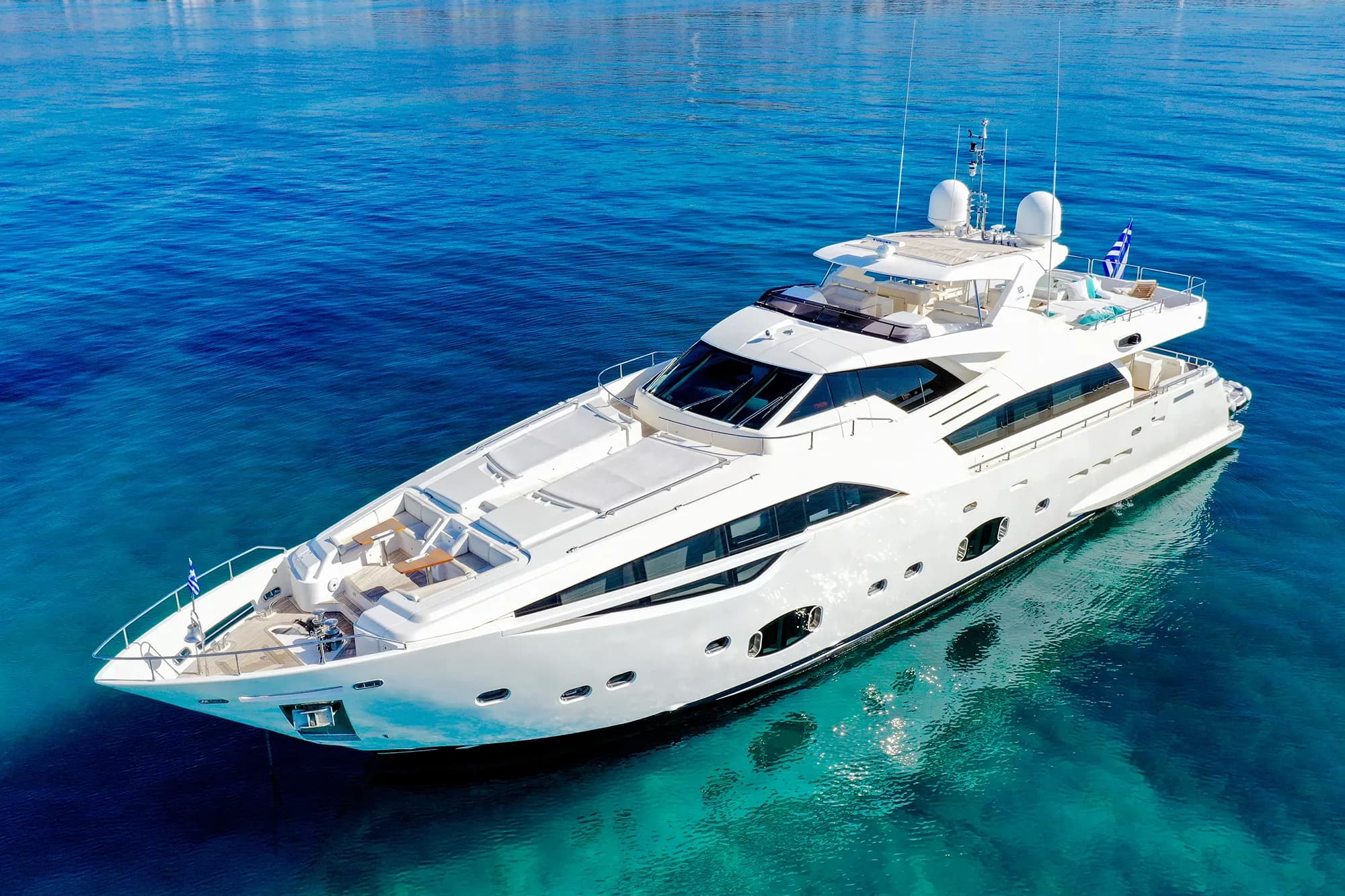 Motor yacht INFINITAS 30.6m by Ferretti — photo 2