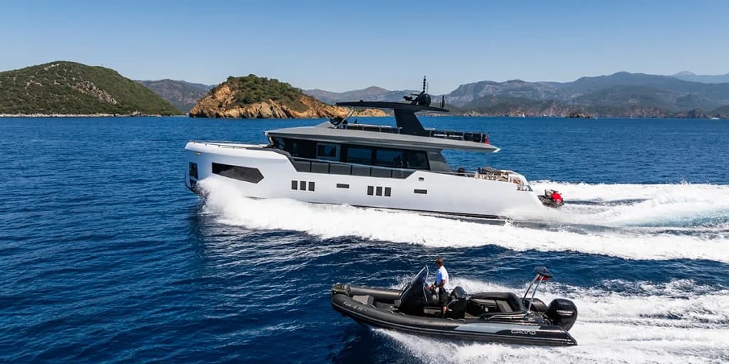 Motor yacht INFINITAS 30.6m by Ferretti — photo 8