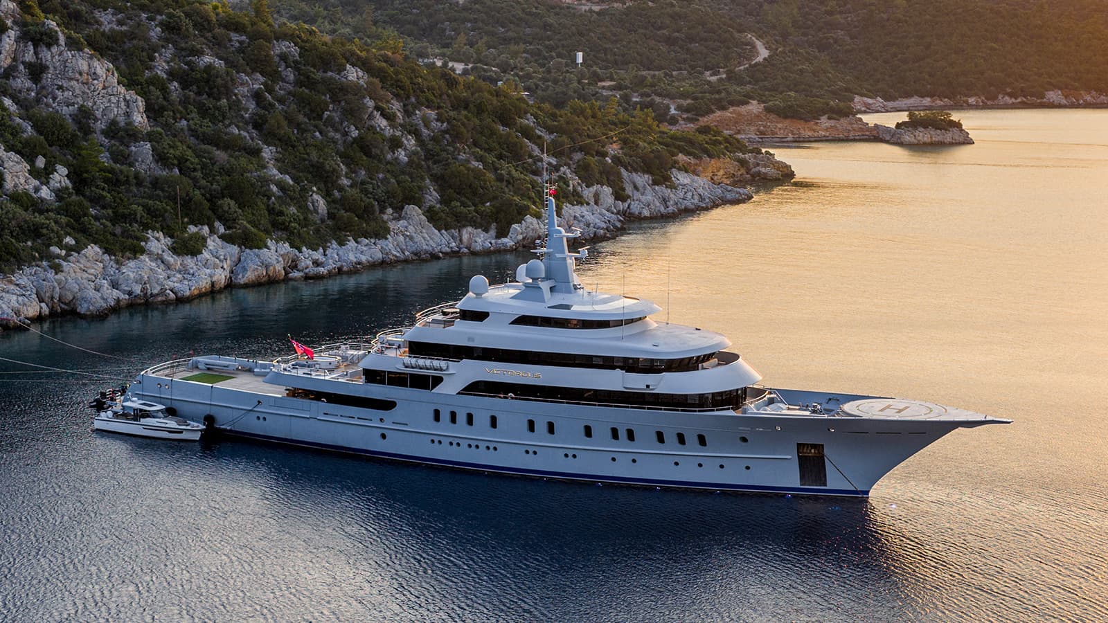 Yacht VICTORIOUS 85m by Akyacht