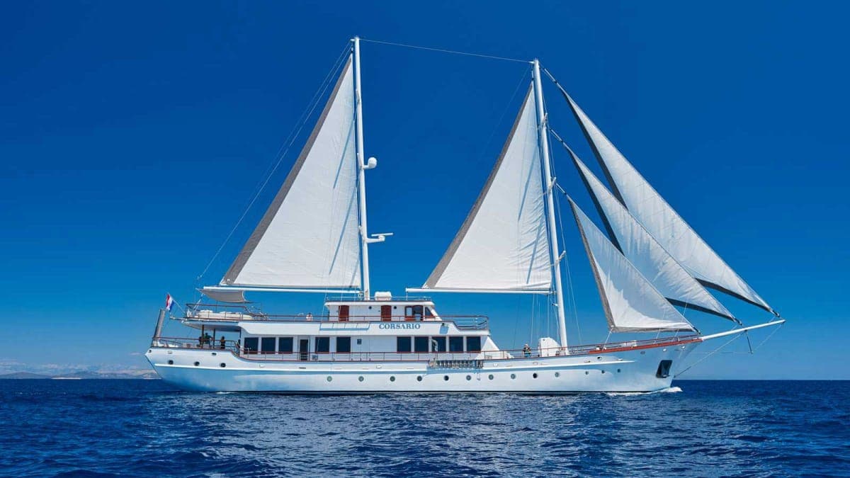 Corsario - ext stbd | Drivas Yachts