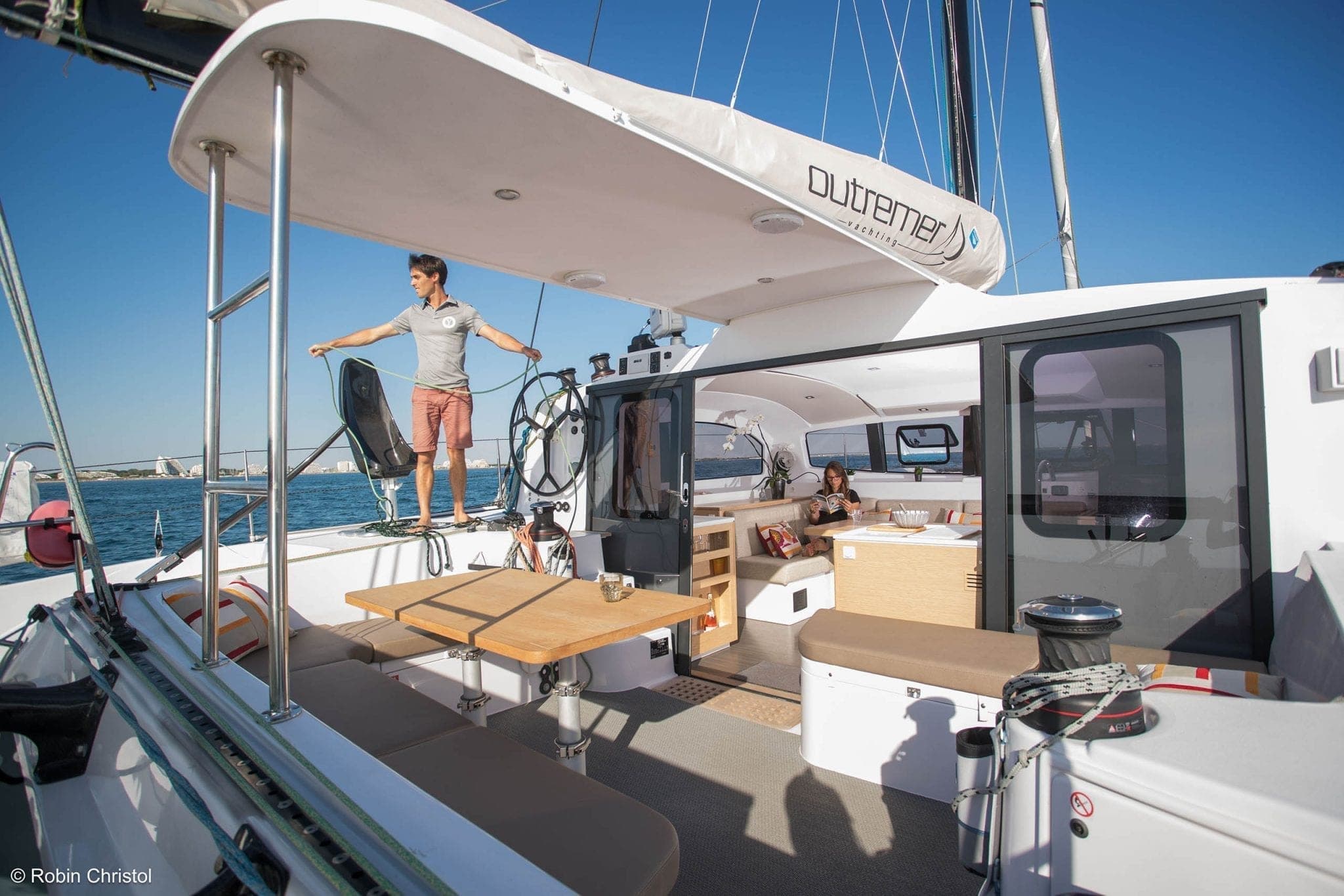 Outremer 4X — Saloon