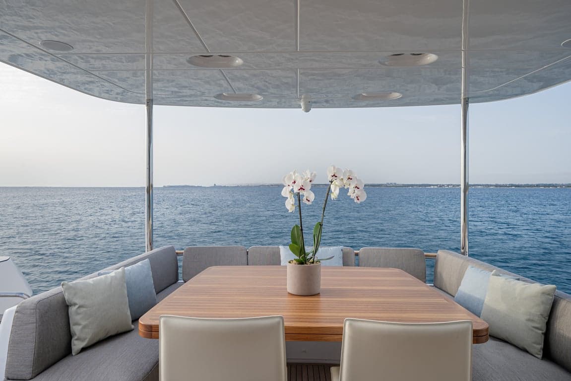 SOUL - dining ext | Drivas Yachts