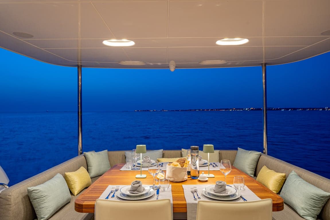 SOUL - dining ext | Drivas Yachts