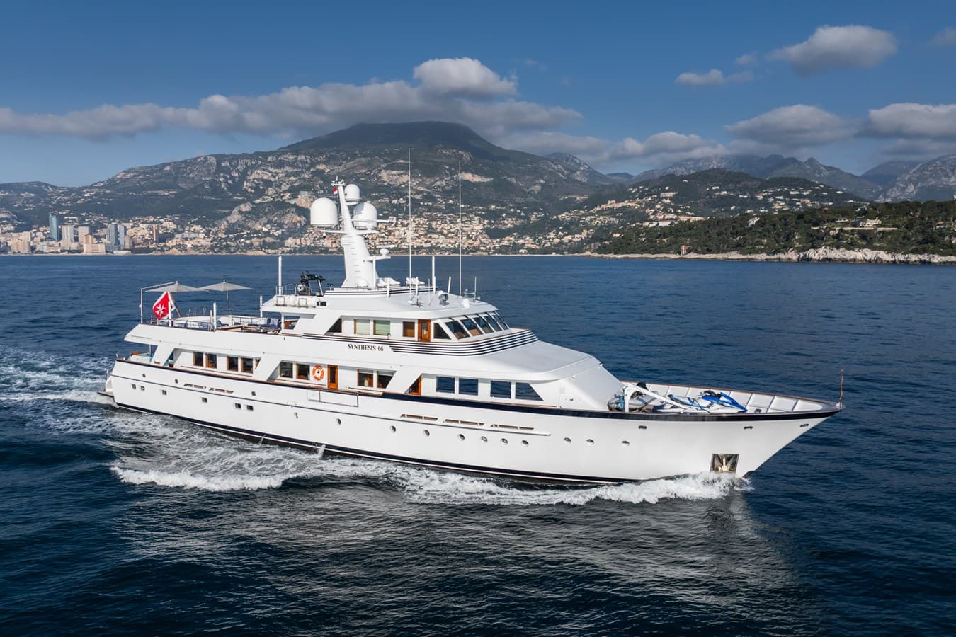 SYNTHESIS 66 - ext stbd | Drivas Yachts