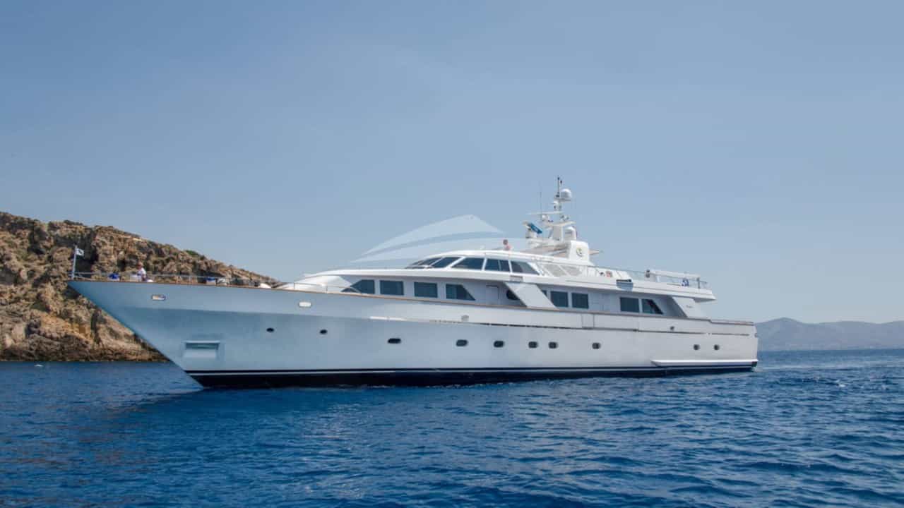 Motor yacht OKTANA 38.5m by Codecasa — photo 2