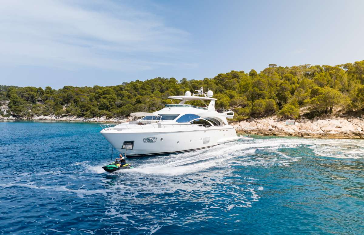 CHILL OUT II - ext running | Drivas Yachts