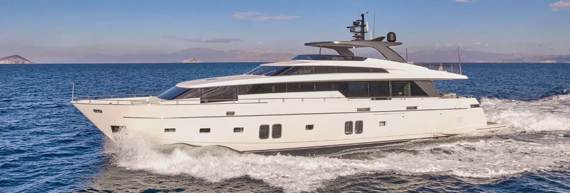 GOLDEN YACHT - ext stbd | Drivas Yachts