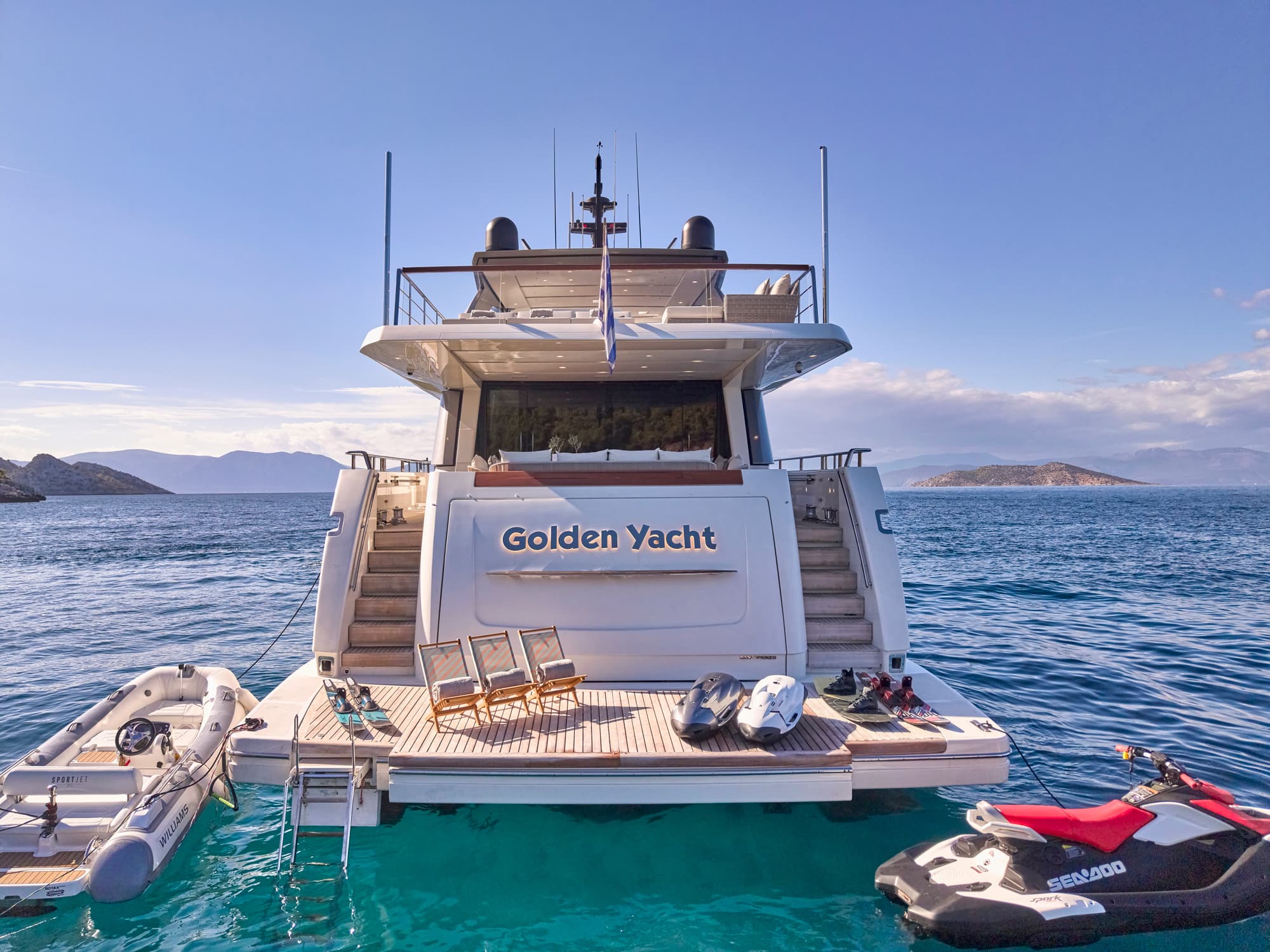 GOLDEN YACHT - ext stern | Drivas Yachts