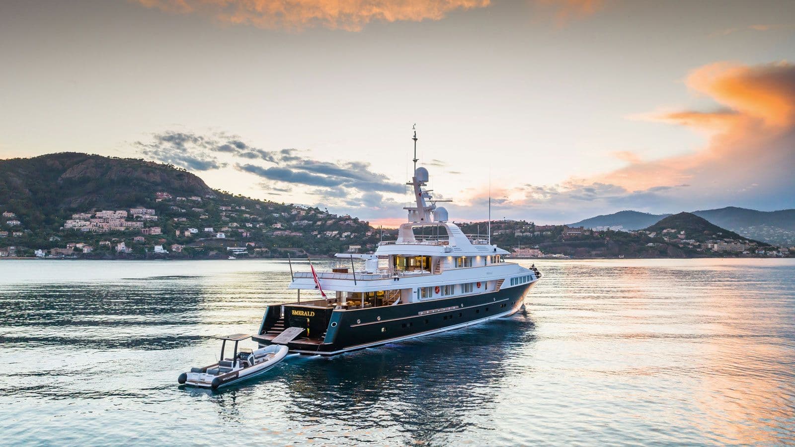 Motor yacht EMERALD 50.4m by Feadship — photo 4