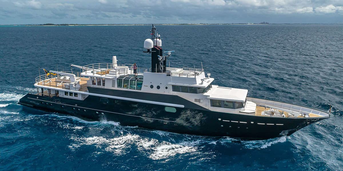 HIGHLANDER - ext running | Drivas Yachts