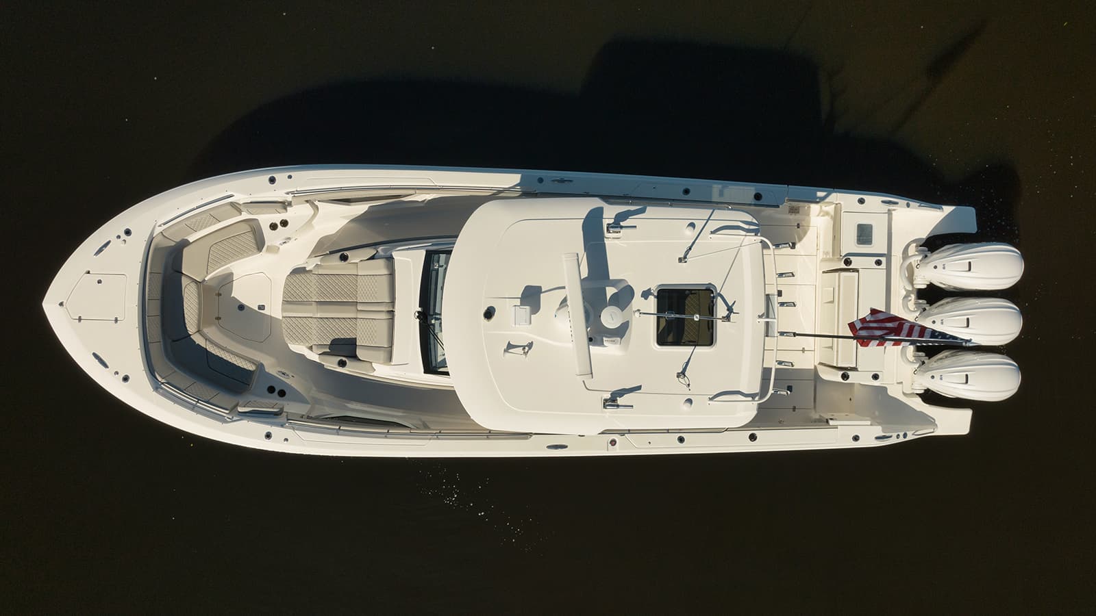 LOW RISE - aerial | Drivas Yachts