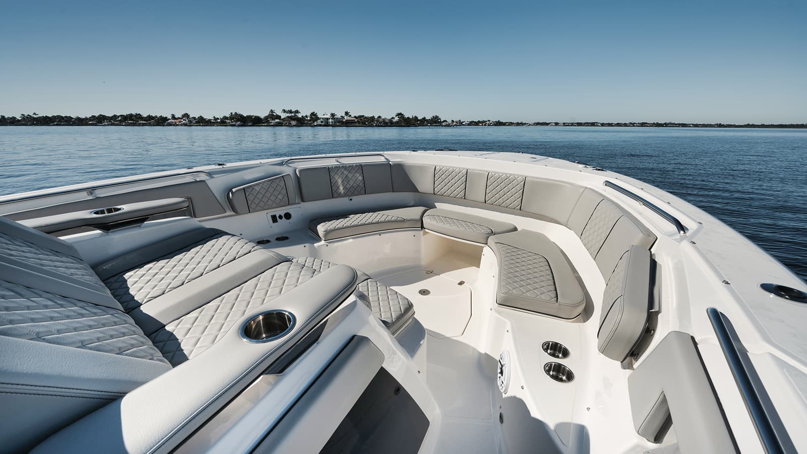 LOW RISE - cockpit | Drivas Yachts