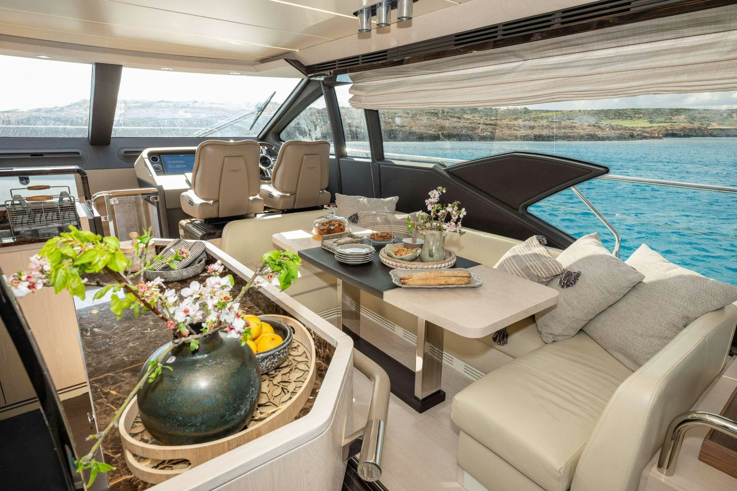 SEA YA - saloon | Drivas Yachts