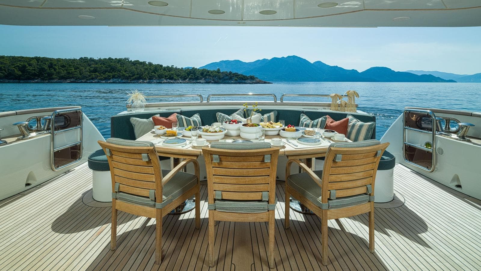 OAK - lifestyle | Drivas Yachts