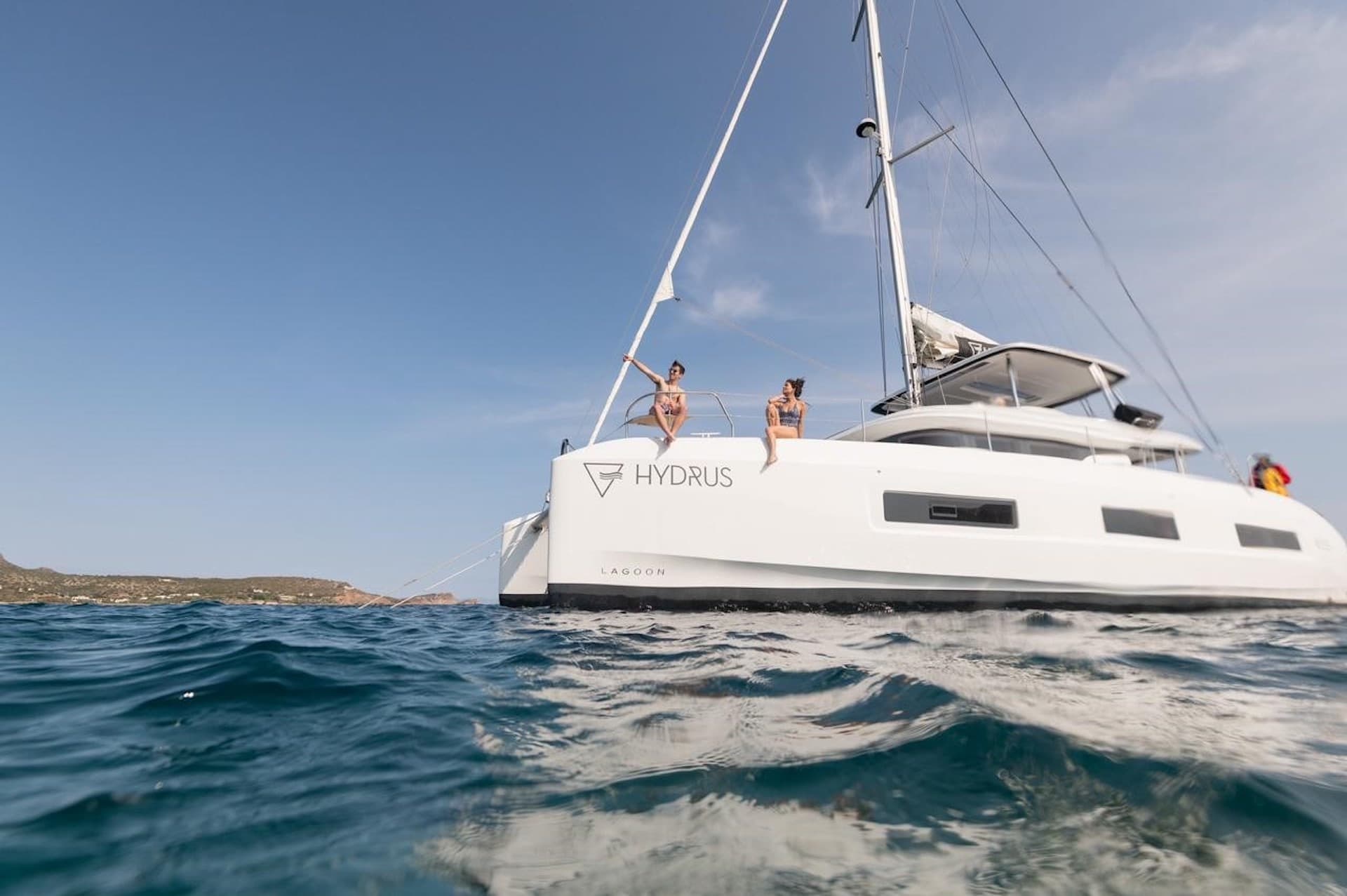 Sailing yacht HYDRUS 17m by Lagoon — stern