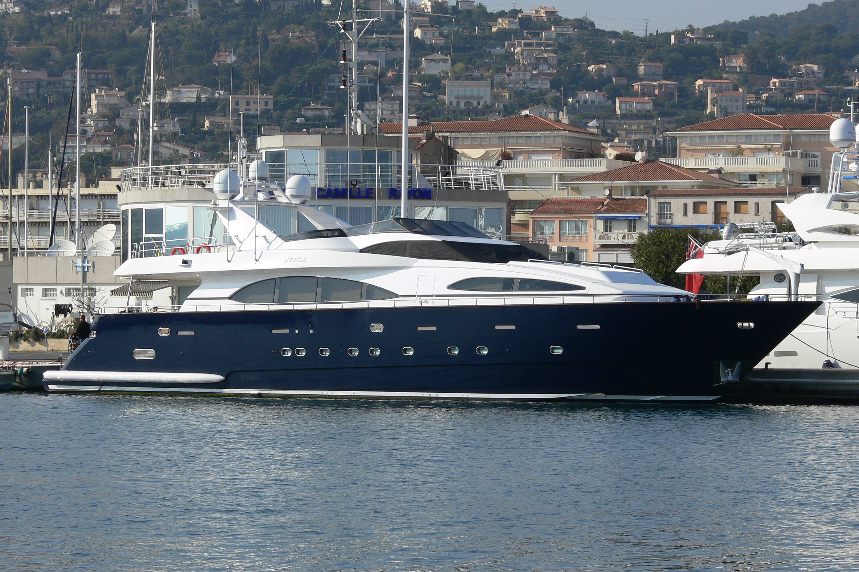 Motor yacht MEDUSA 21m by Azimut — photo 2