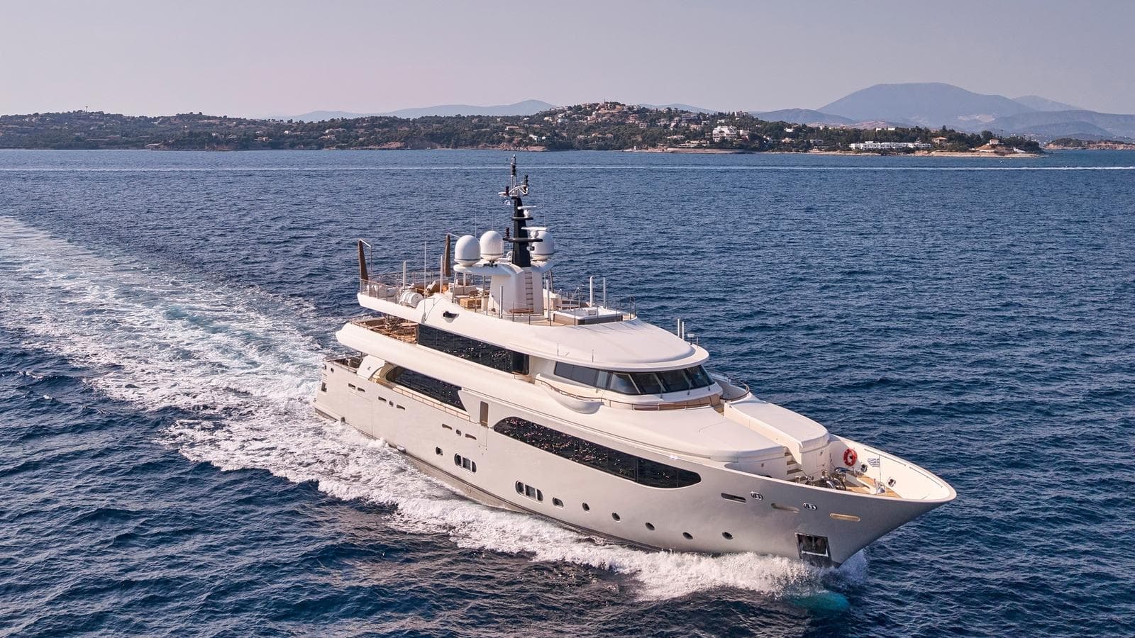PHOTON - ext running | Drivas Yachts