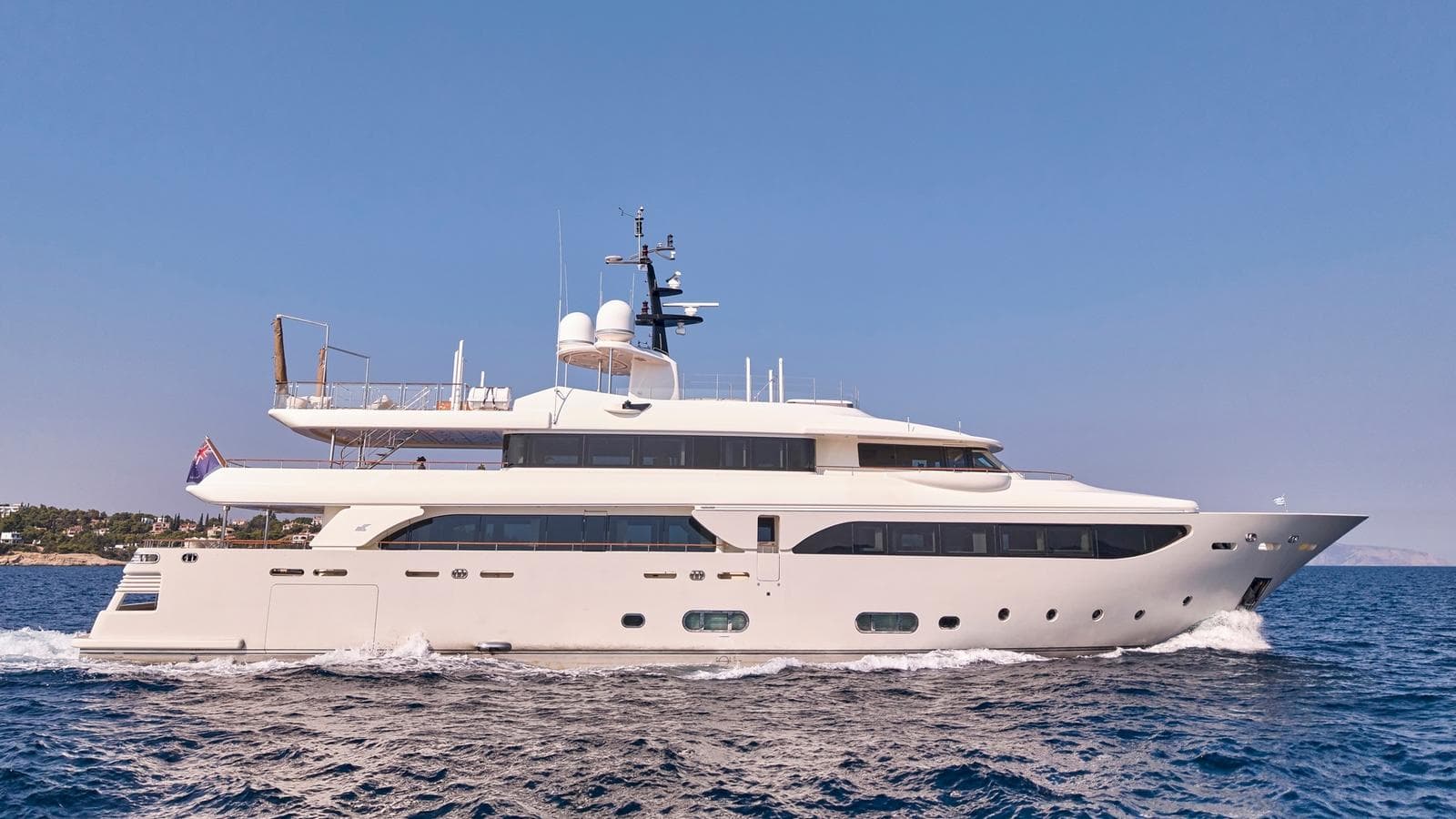 PHOTON - ext running | Drivas Yachts