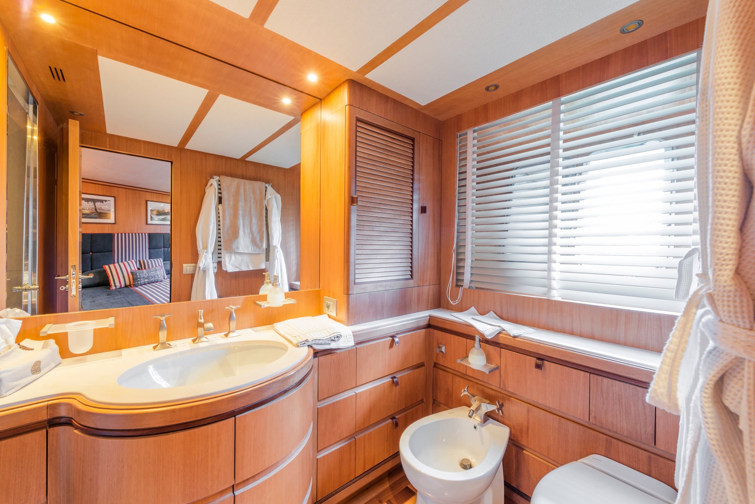 ANGRA TOO | Drivas Yachts