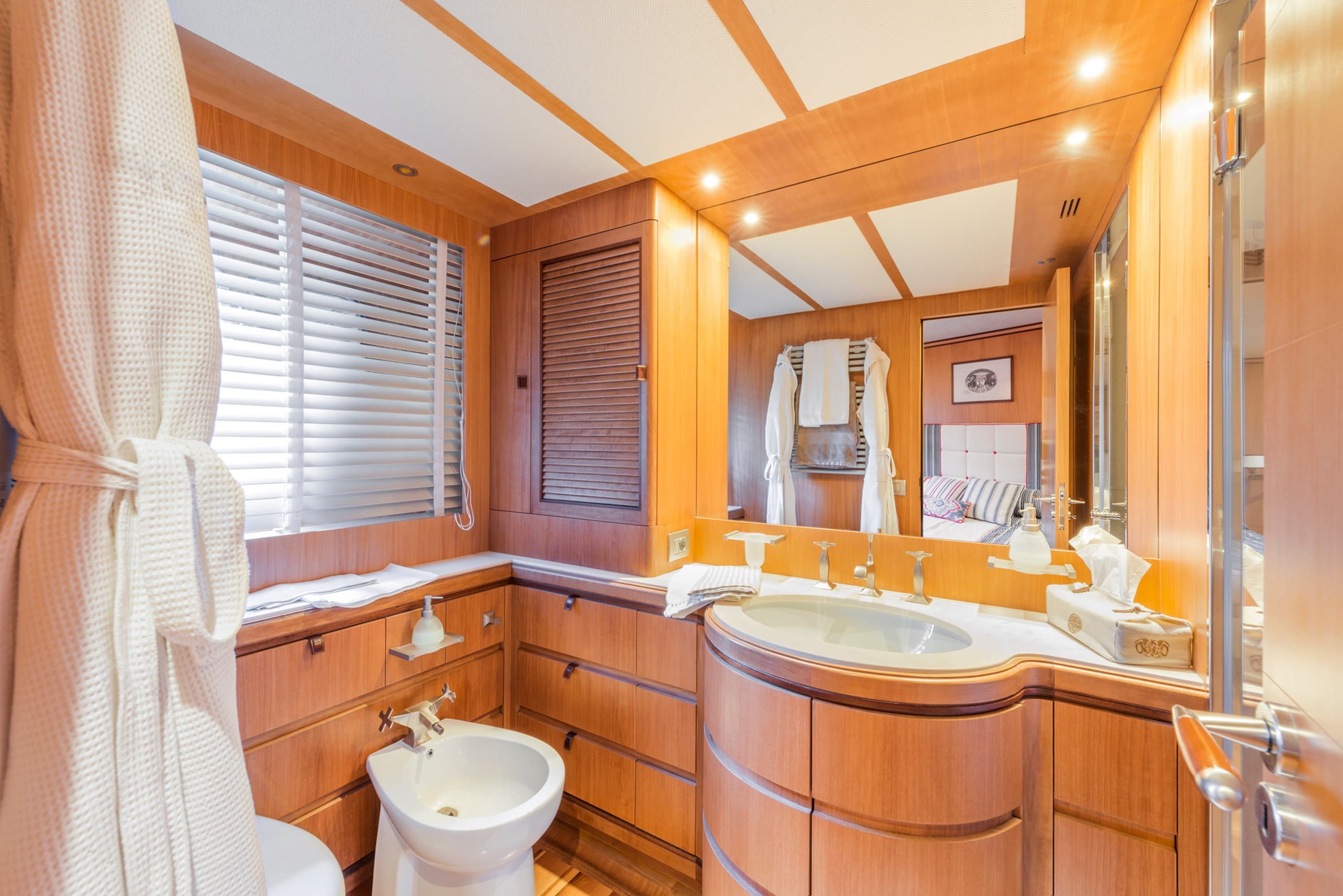 ANGRA TOO | Drivas Yachts