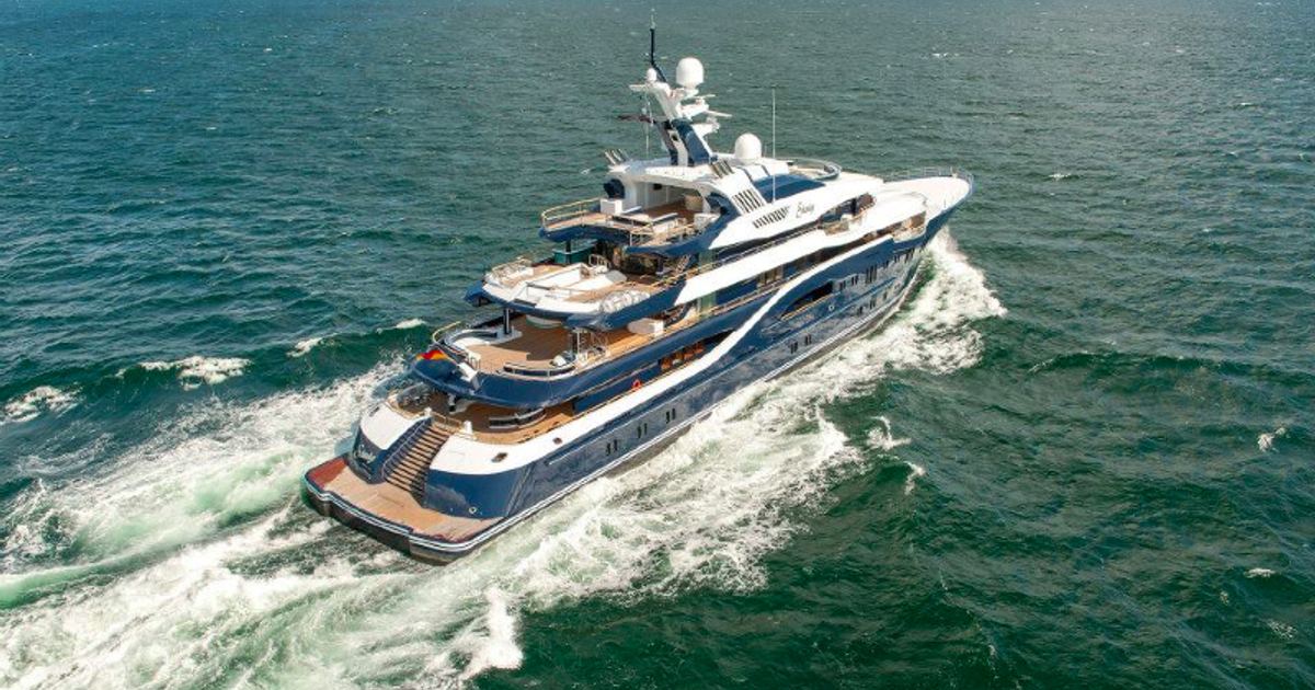 SOLANDGE - ext stbd | Drivas Yachts