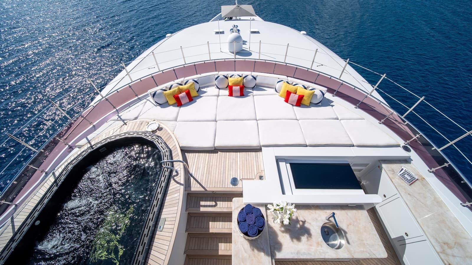 IRON BLONDE - ext bow | Drivas Yachts