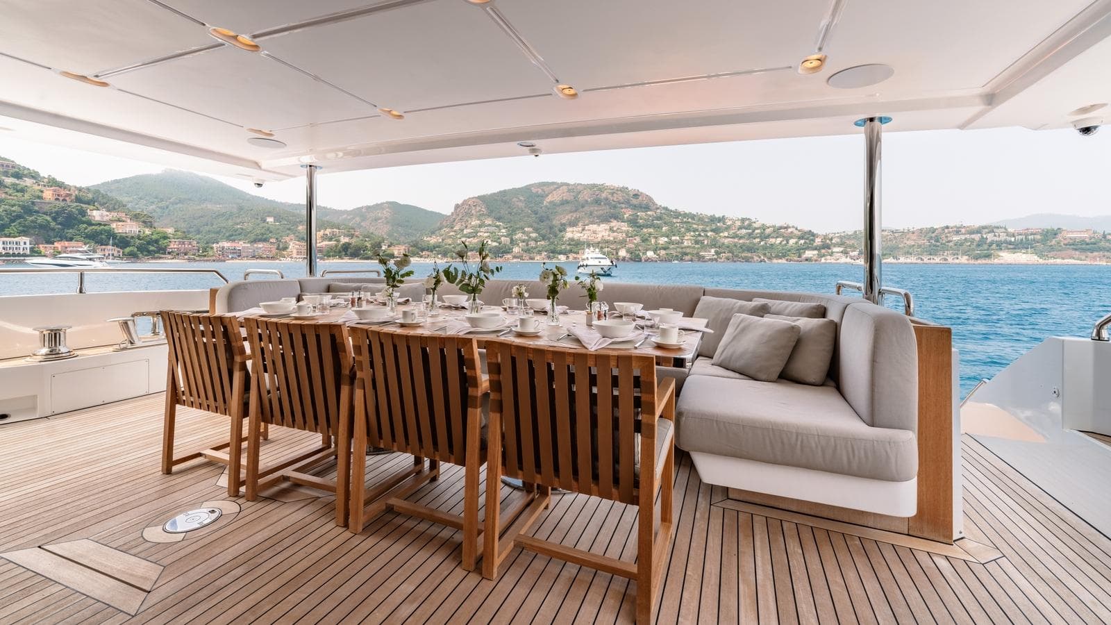 OWO - deck aft | Drivas Yachts
