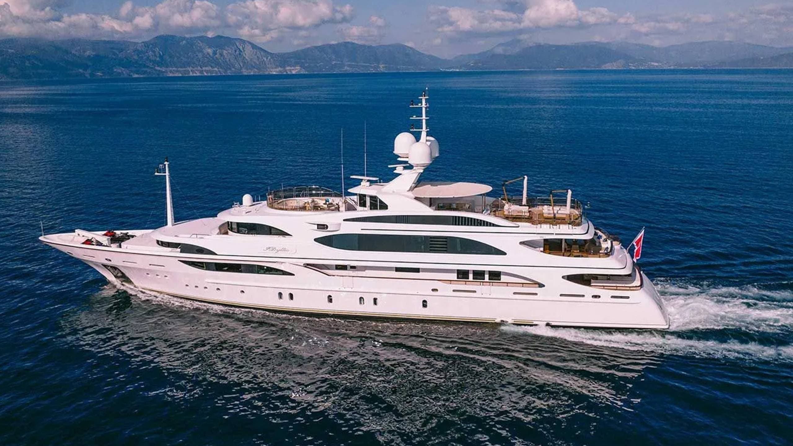 IDYLLIC — yacht charter in Symi