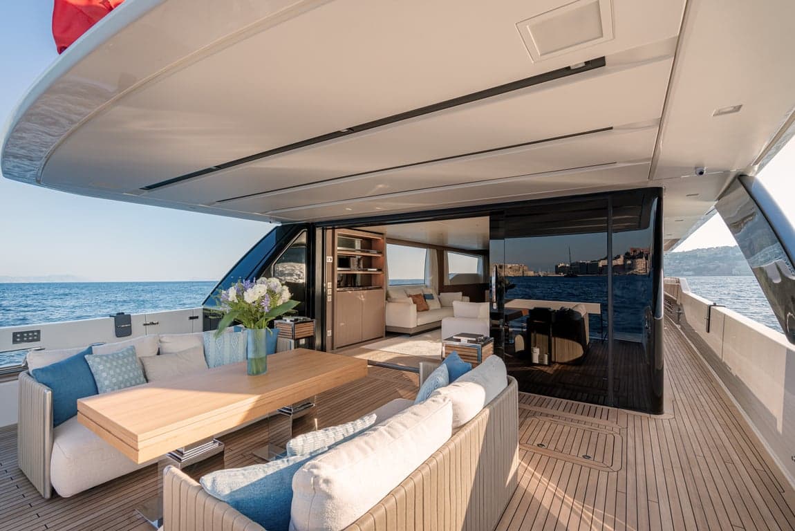 CATCH ME - deck aft | Drivas Yachts