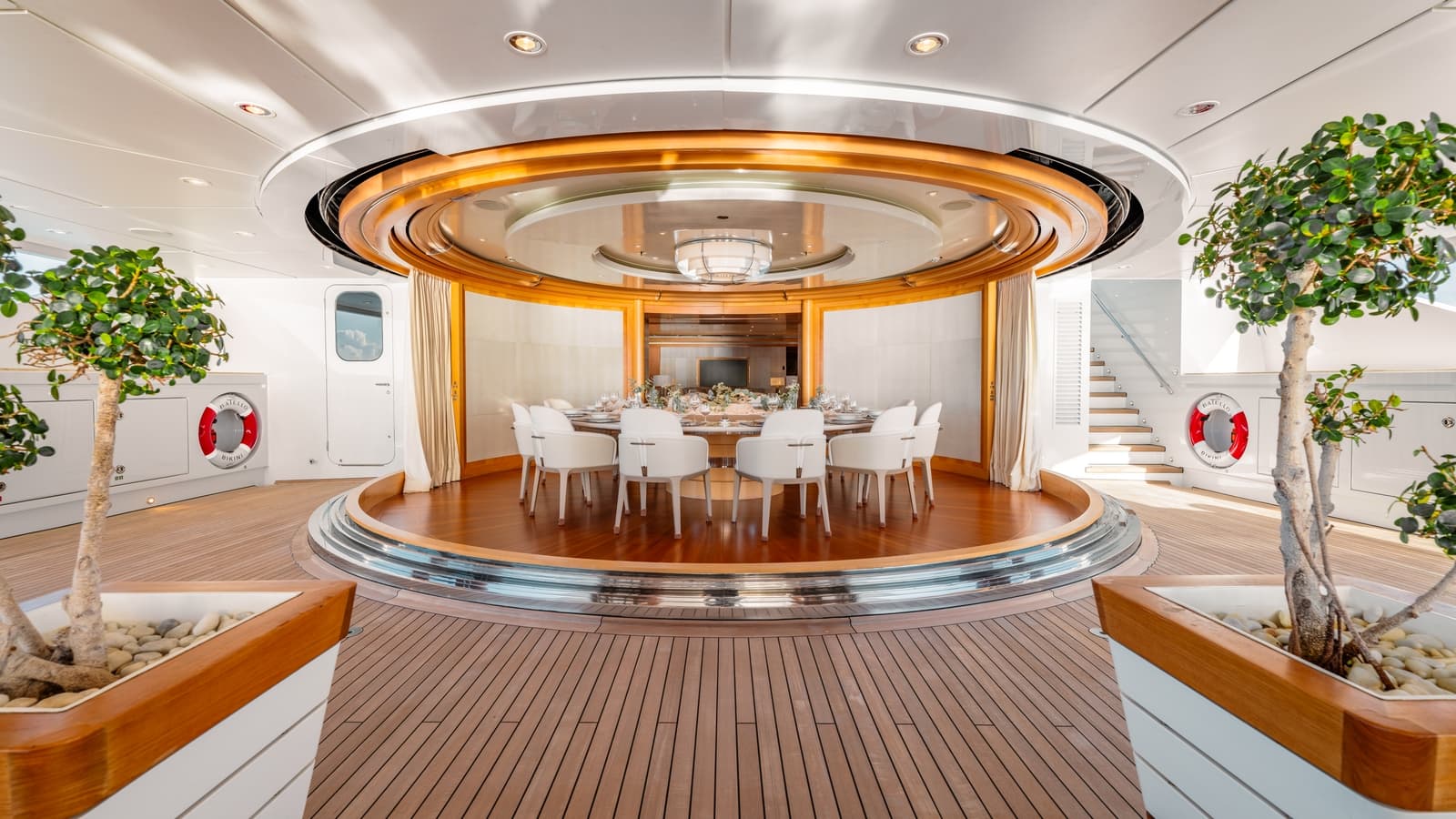 BATELLO - deck aft | Drivas Yachts