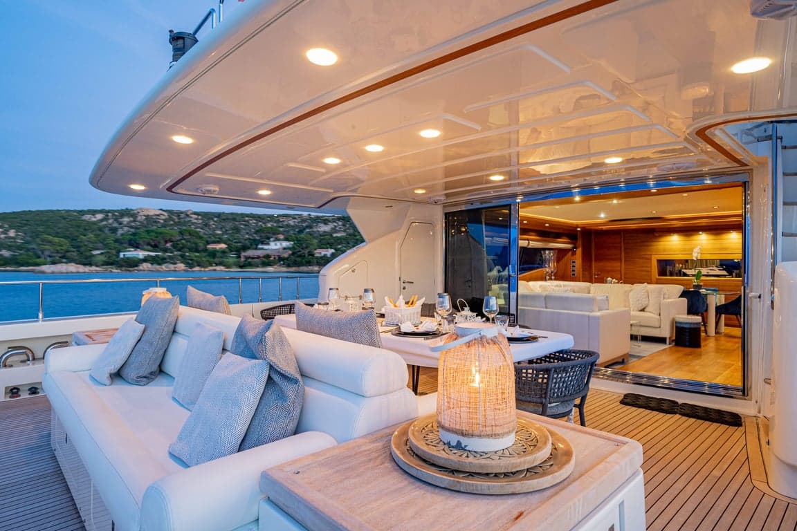 ETHNA - deck aft | Drivas Yachts