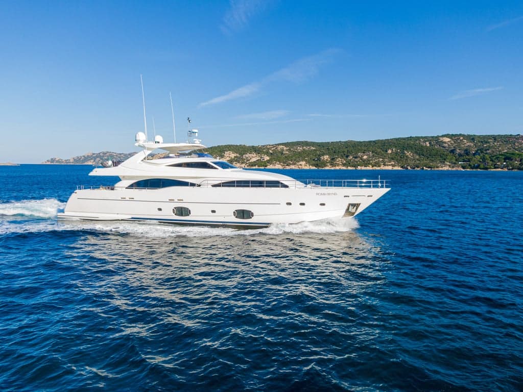Motor yacht ETHNA 30m by Ferretti
