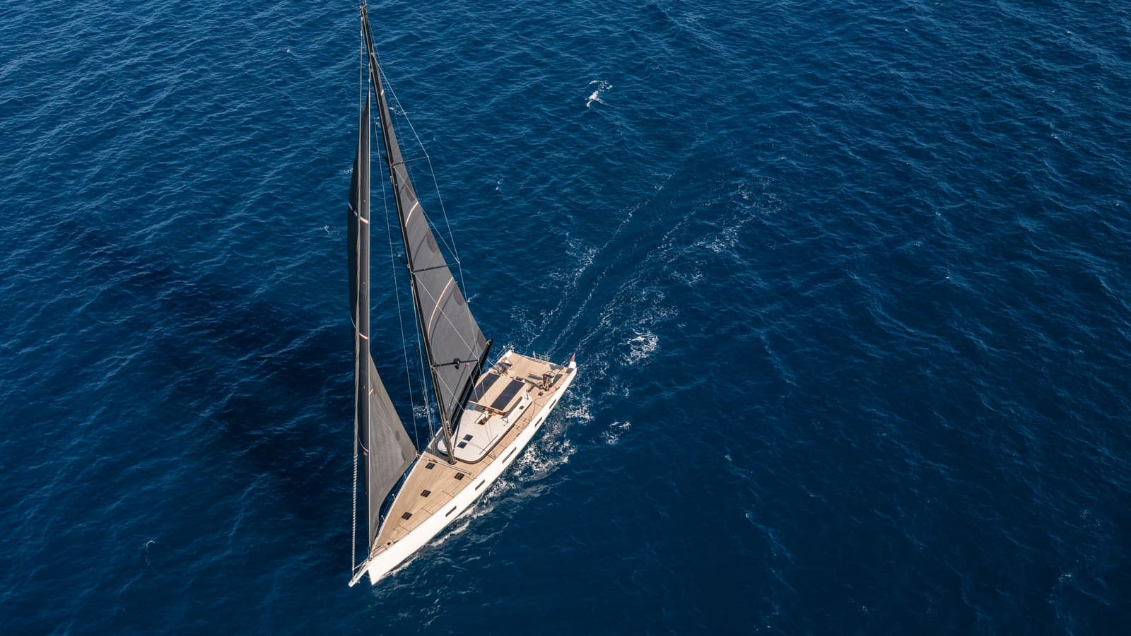 FITZROVIA - aerial | Drivas Yachts