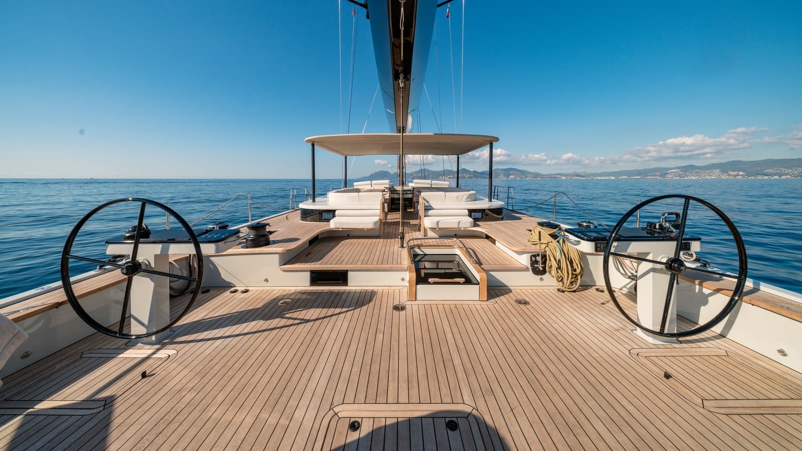 FITZROVIA - deck main | Drivas Yachts