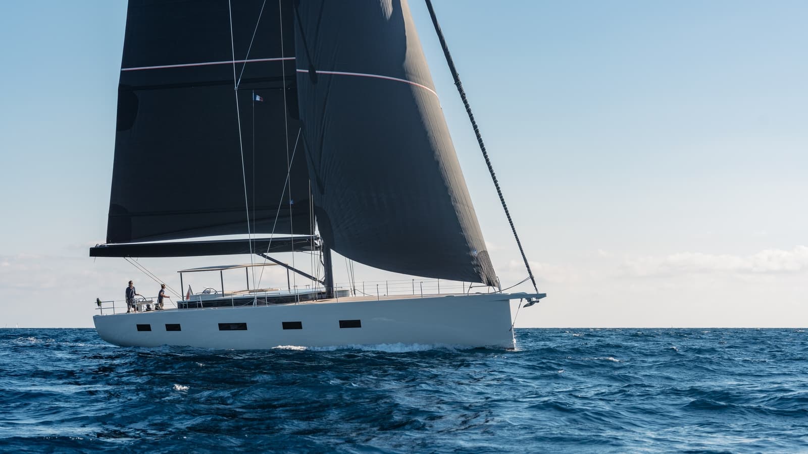 FITZROVIA - ext running | Drivas Yachts
