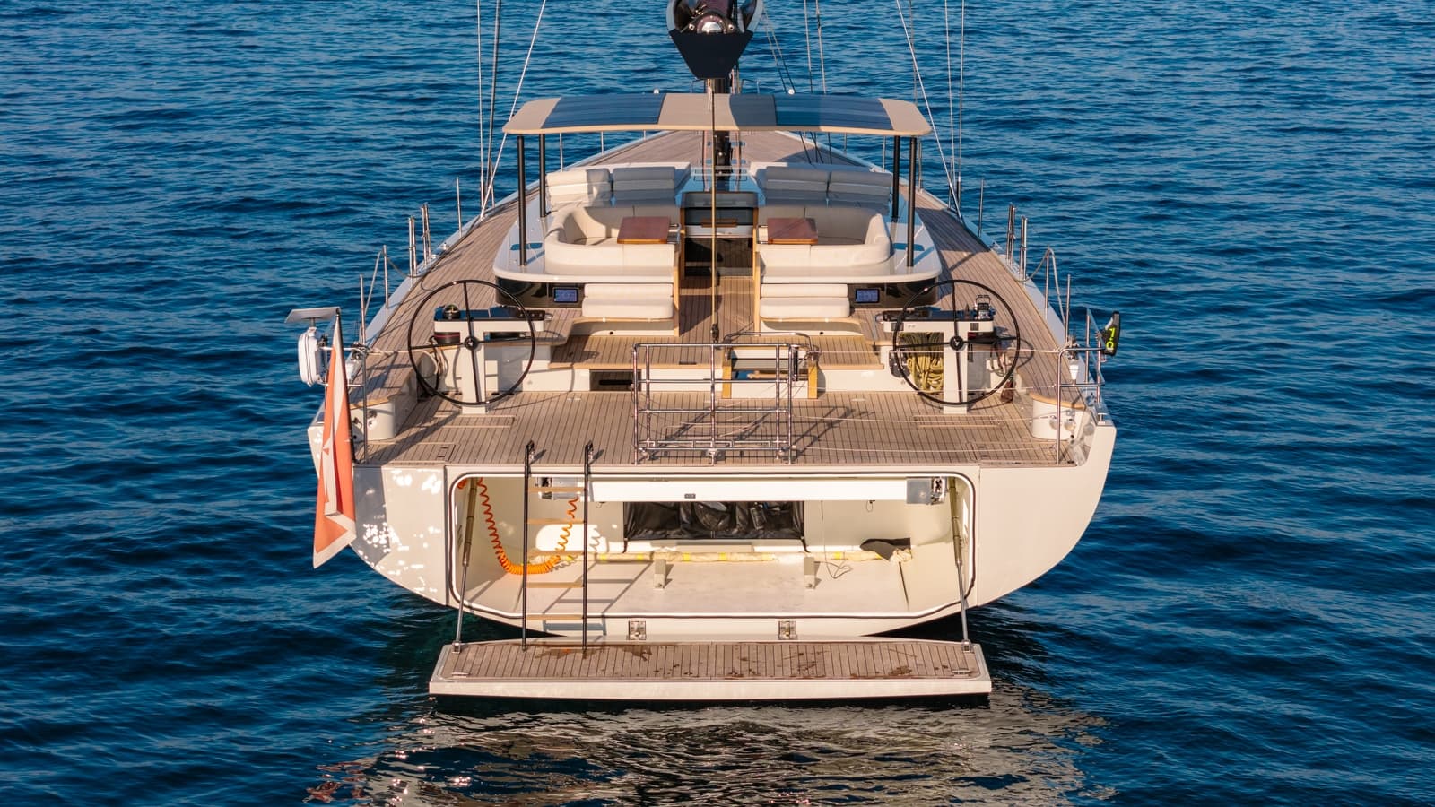 FITZROVIA - ext stern | Drivas Yachts