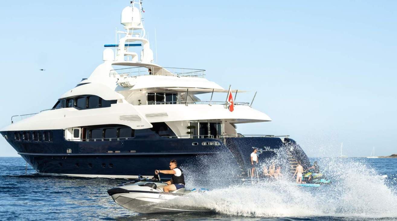 MY WAY V - ext running | Drivas Yachts