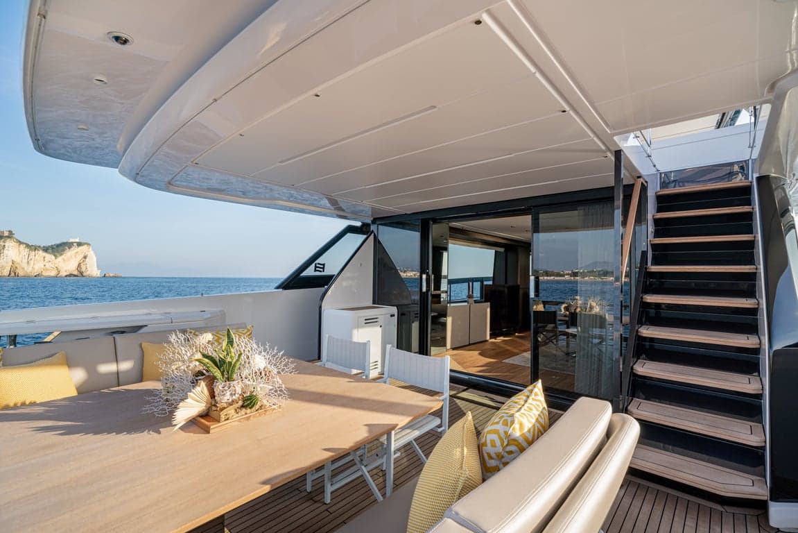 VITTORIA - deck aft | Drivas Yachts