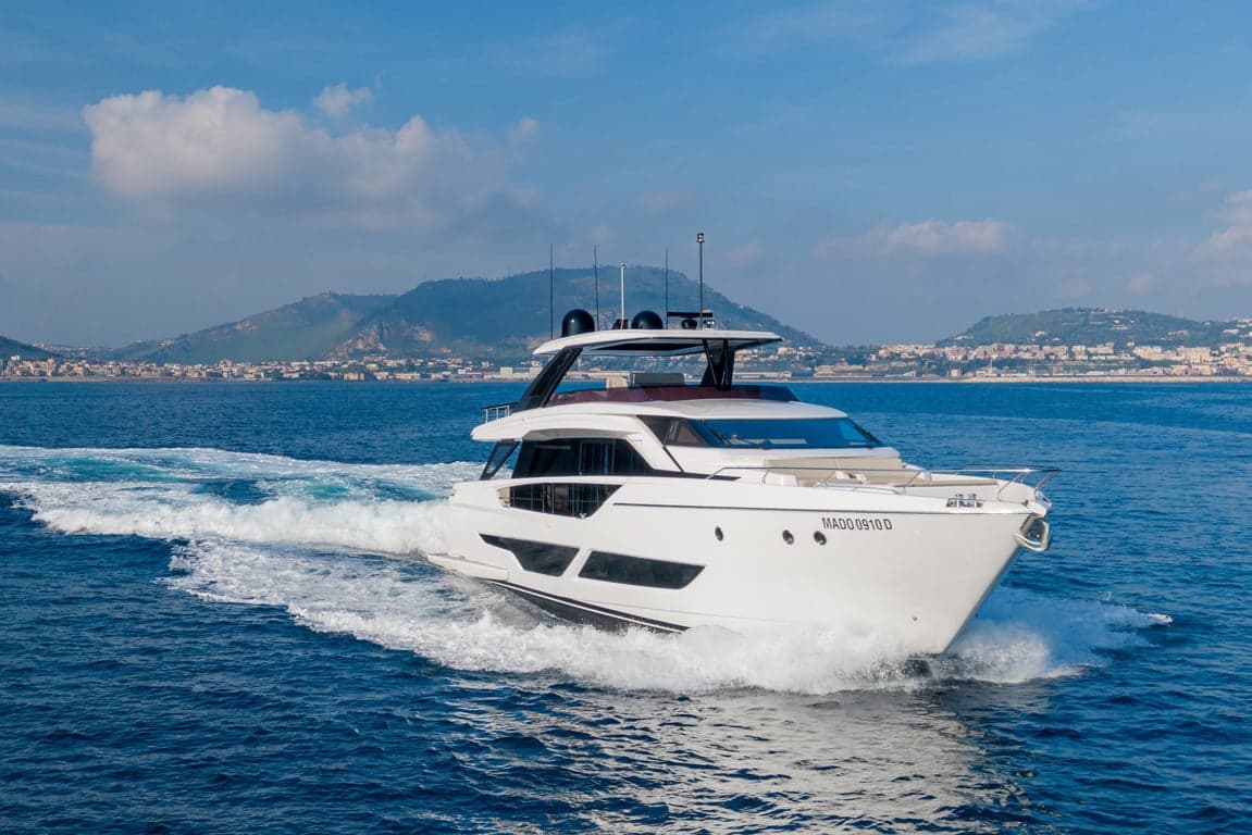 Motor yacht VITTORIA 26.95m by Ferretti