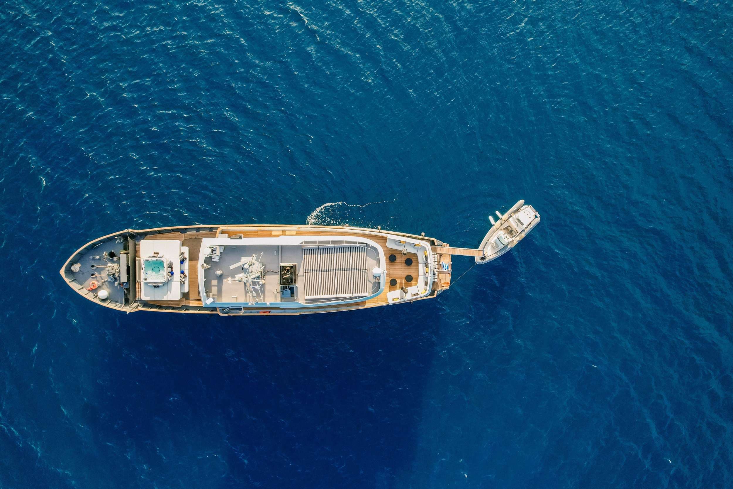 Motor yacht GEMAYA 33m by Custom Line — photo 4