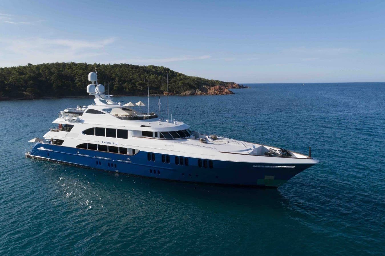 LA DEA II - ext | Drivas Yachts