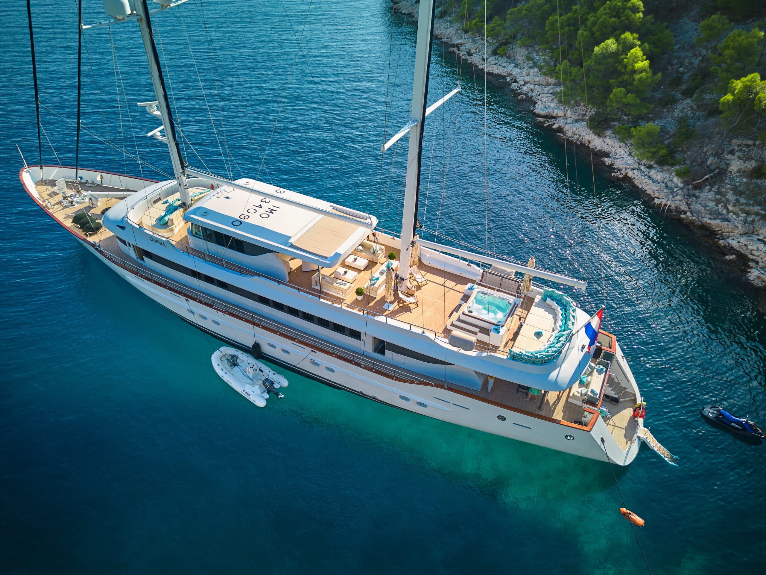 OMNIA - aerial | Drivas Yachts