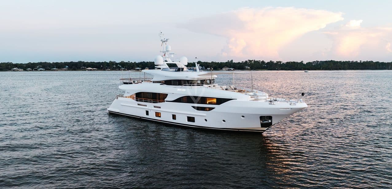 Bella Vita - ext stbd | Drivas Yachts