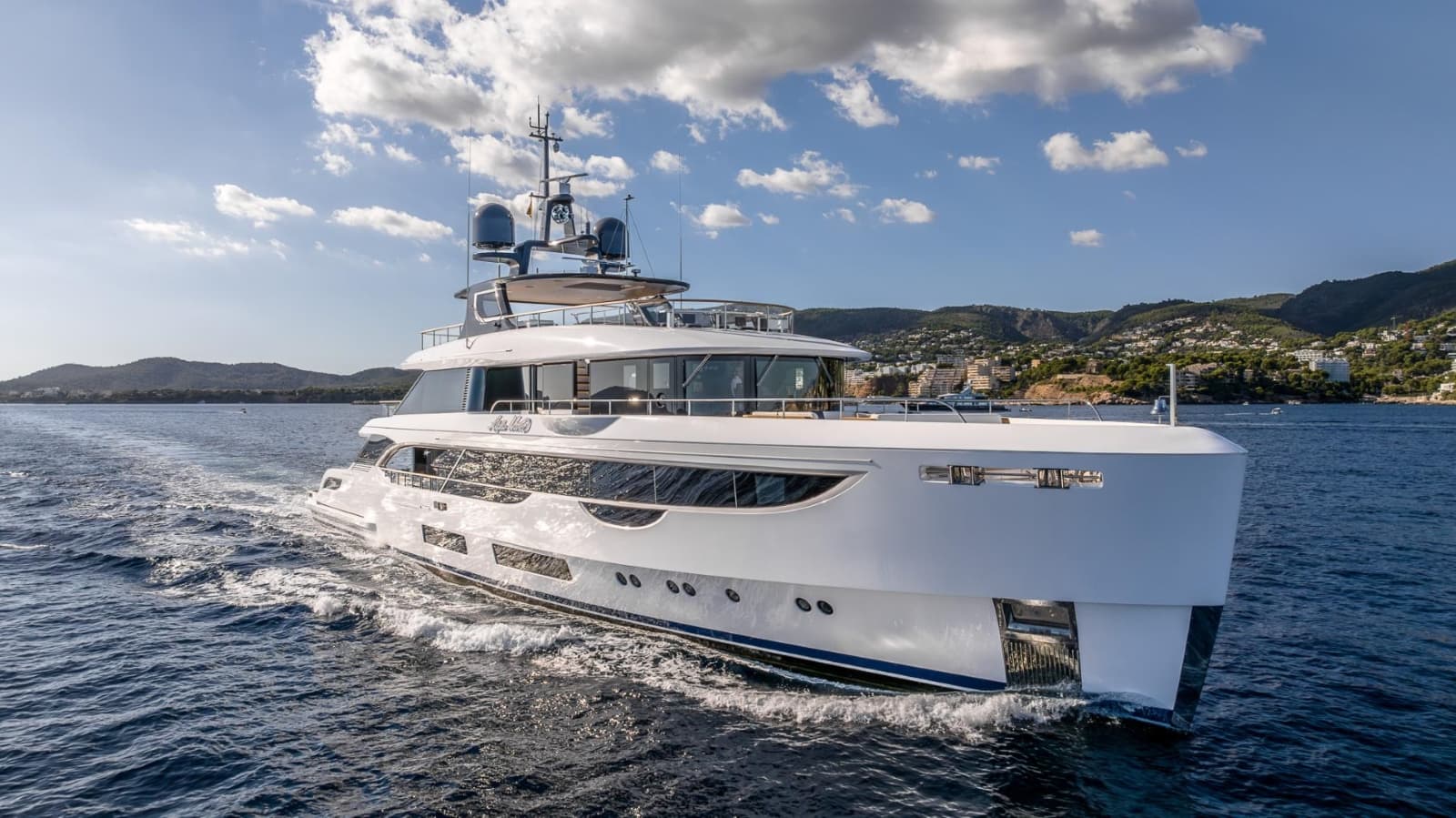 Motor yacht WAVE ( Benetti Oasis ) 40.8m by Benetti — photo 8